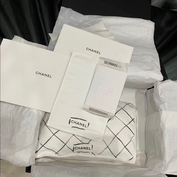 !SOLD! Chanel Boy! 🔥New condition! Size small. - Picture 3 of 8